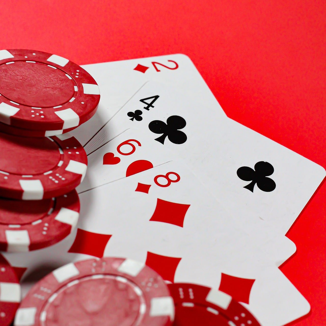 Pengguna membaca syarat bonus dengan teliti